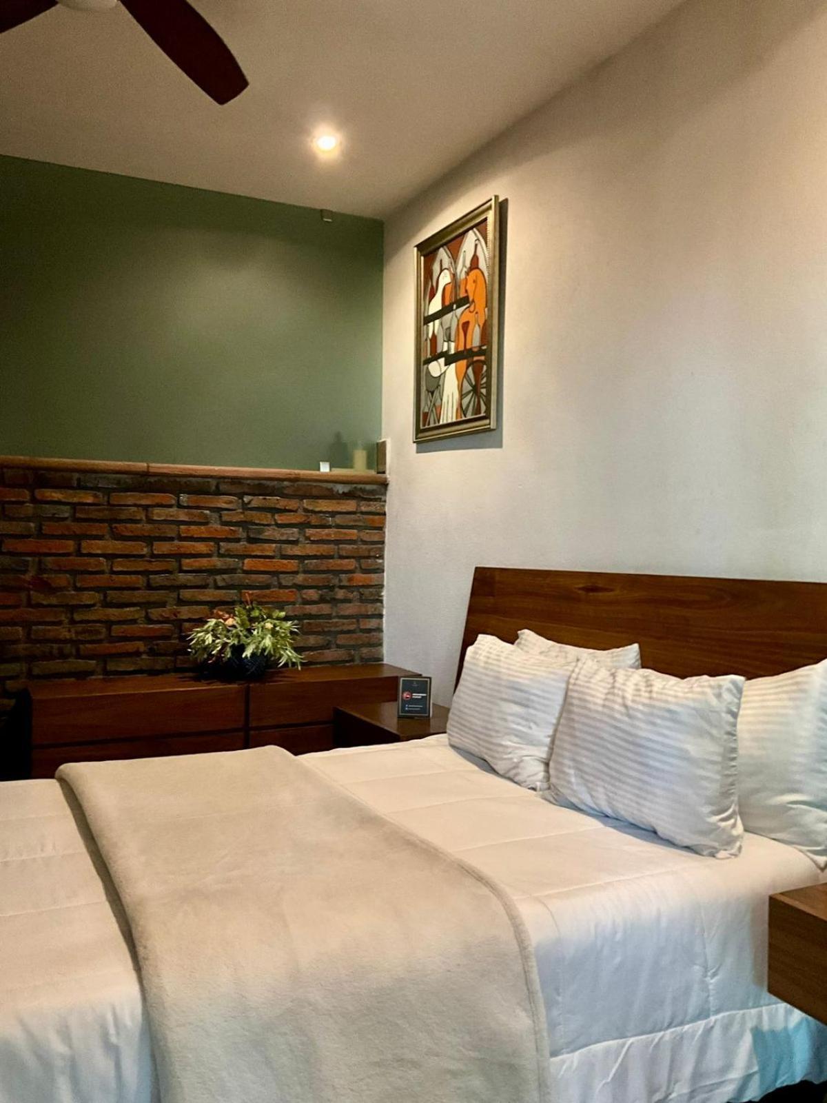Casa Carmona 33 Hotel Querétaro Quarto foto